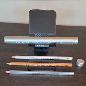 Fondation Louis Vuitton Pencil Set w/ Holder Limited Edition Designer Desk NWT
